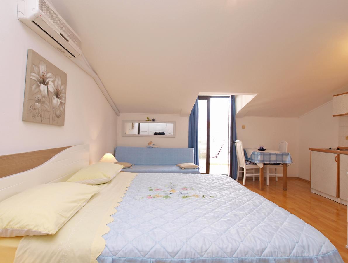 Apartments Milan 1048 Rovinj Buitenkant foto